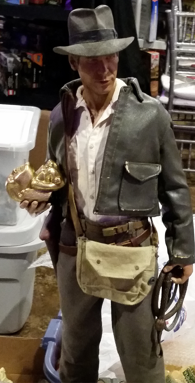 Indiana Jones statue