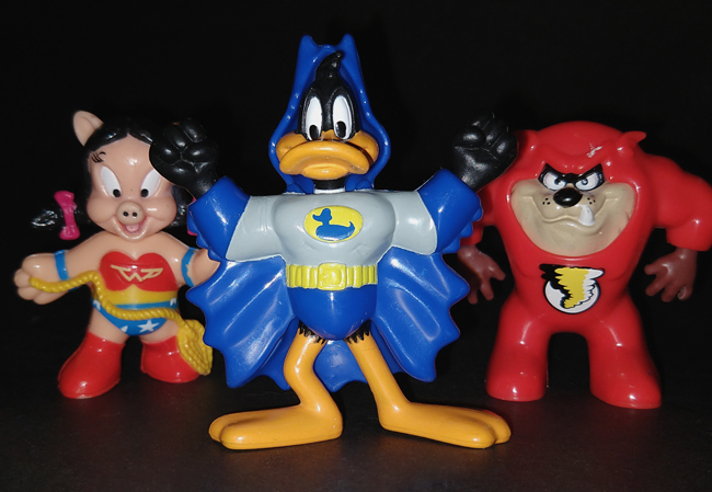 Looney Tunes figures in superhero costumes